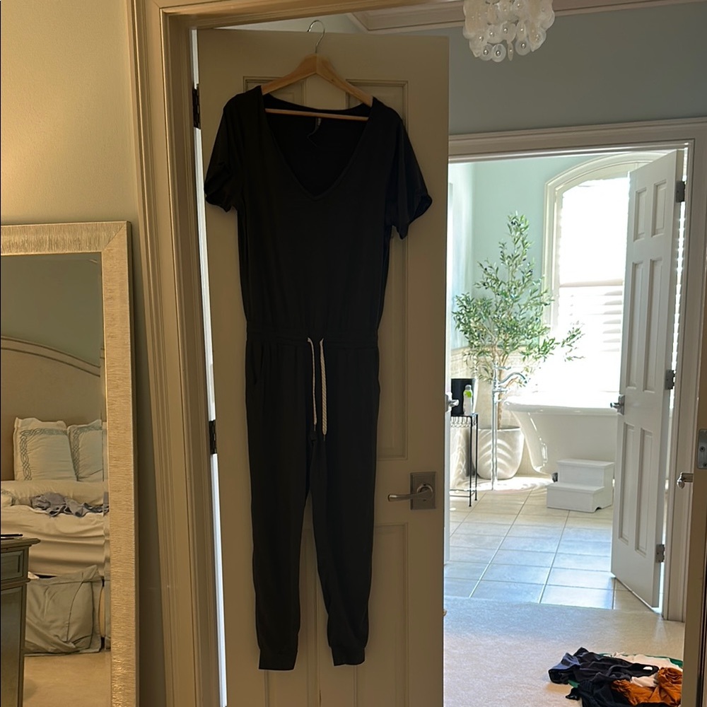 Vuori Charcoal Jogger Pants